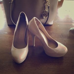 LC Lauren Conrad Nude pumps